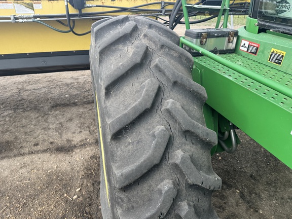 2010 John Deere A400 Windrower