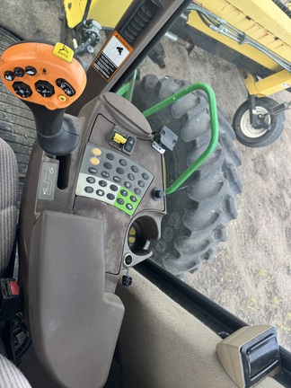 2010 John Deere A400 Windrower