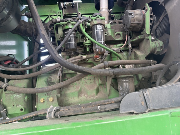 2010 John Deere A400 Windrower
