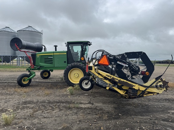 2010 John Deere A400 Windrower