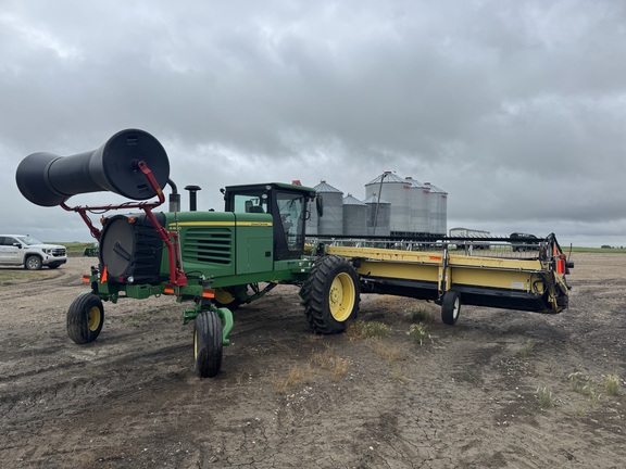 2010 John Deere A400 Windrower
