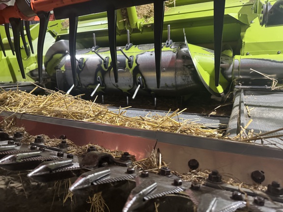 2022 CLAAS 1380 Header Combine