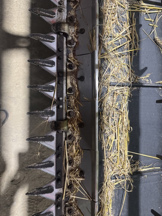 2022 CLAAS 1380 Header Combine