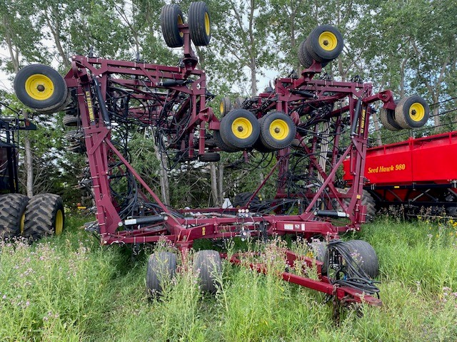 2013 Seed Hawk 7212 Air Drill & 800 Air Tank/Cart Air Drill