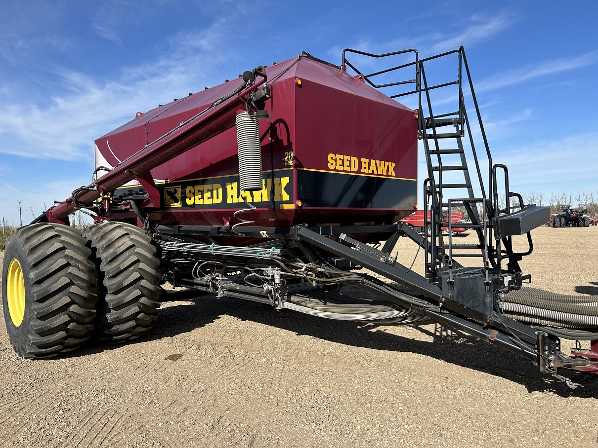 2013 Seed Hawk 7212 Air Drill & 800 Air Tank/Cart Air Drill