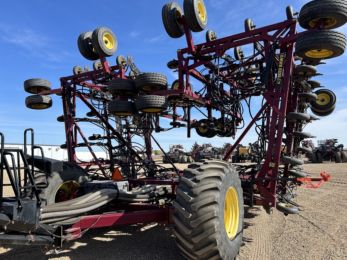 2013 Seed Hawk 7212 Air Drill & 800 Air Tank/Cart Air Drill