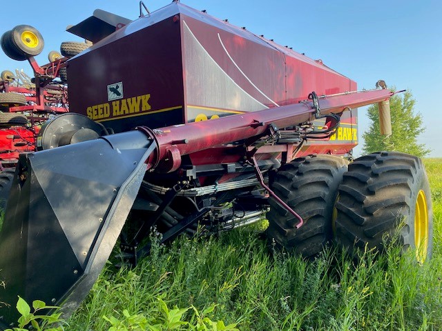 2013 Seed Hawk 7212 Air Drill & 800 Air Tank/Cart Air Drill