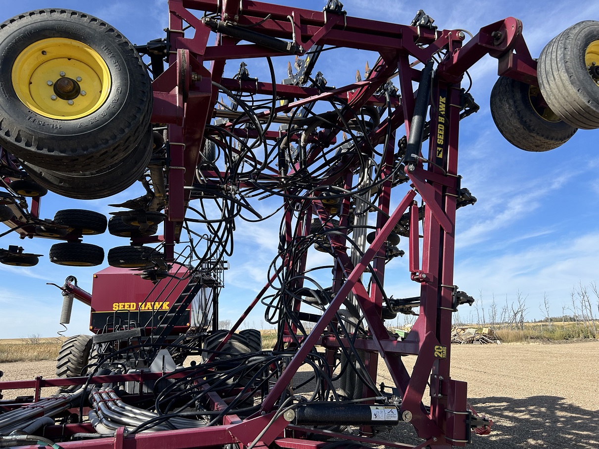 2013 Seed Hawk 7212 Air Drill & 800 Air Tank/Cart Air Drill