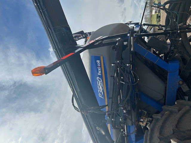 2011 Seed Hawk 5012 Air Drill & 2018 New Holland P3550 Air Tank/C Air Drill