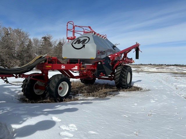 2015 Morris C2 Countour & 9450 Air Tank/Cart Air Drill