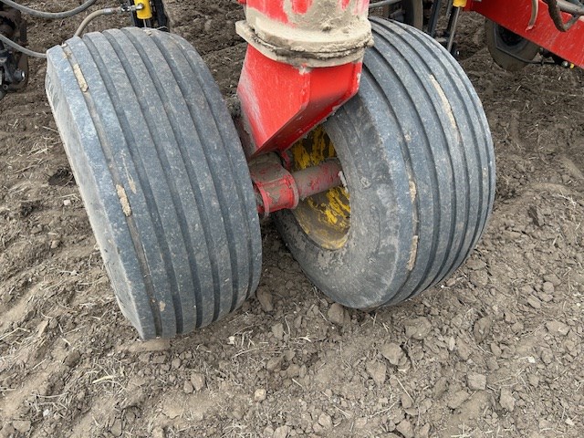 2011 Bourgault 3310-54-12 Air Drill