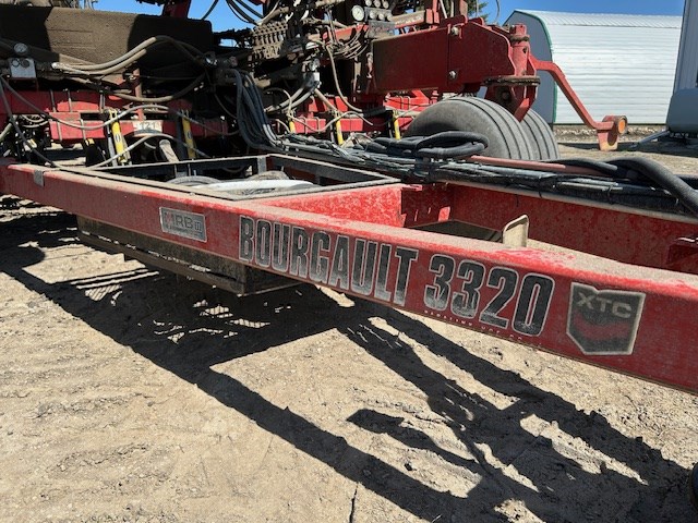 2013 Bourgault 3320-76-12 Air Drill