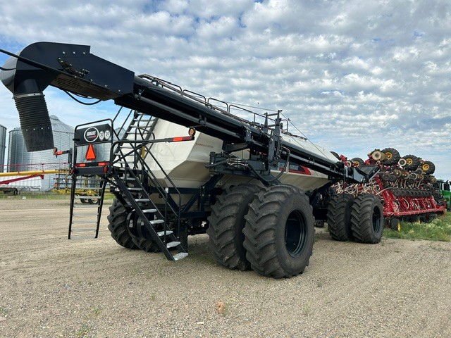 2021 Bourgault 3420-100-12 & 2022 91300 Air Drill