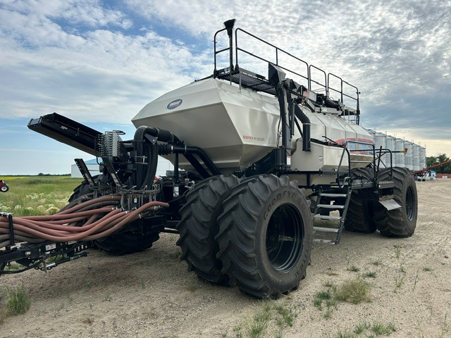 2021 Bourgault 3420-100-12 & 2022 91300 Air Drill