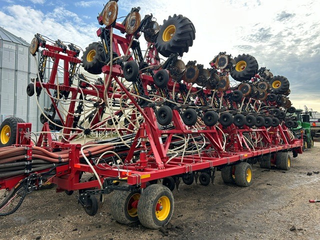 2021 Bourgault 3420-100-12 & 2022 91300 Air Drill