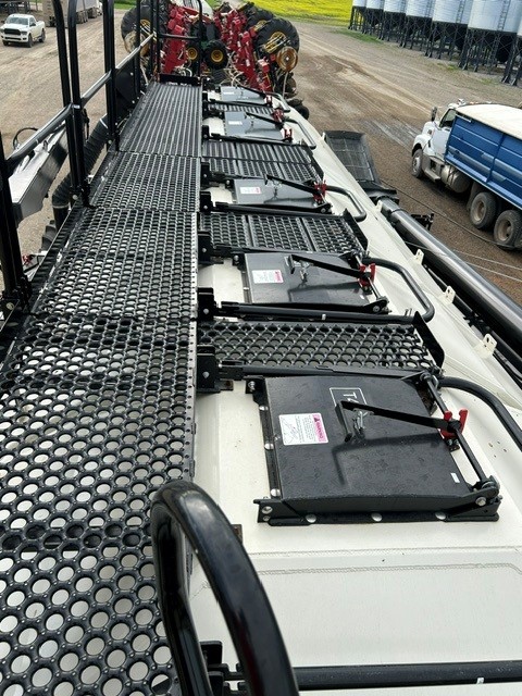 2021 Bourgault 3420-100-12 & 2022 91300 Air Drill
