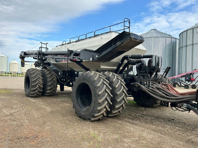 2021 Bourgault 3420-100-12 & 2022 91300 Air Drill