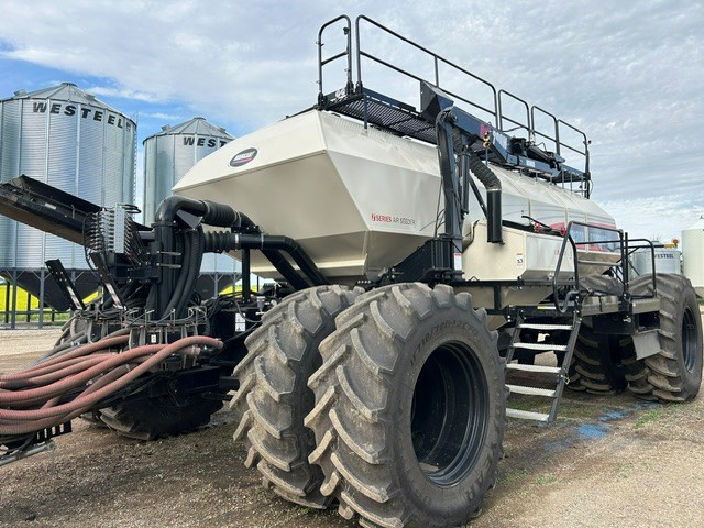 2021 Bourgault 3420-100-12 & 2022 91300 Air Drill