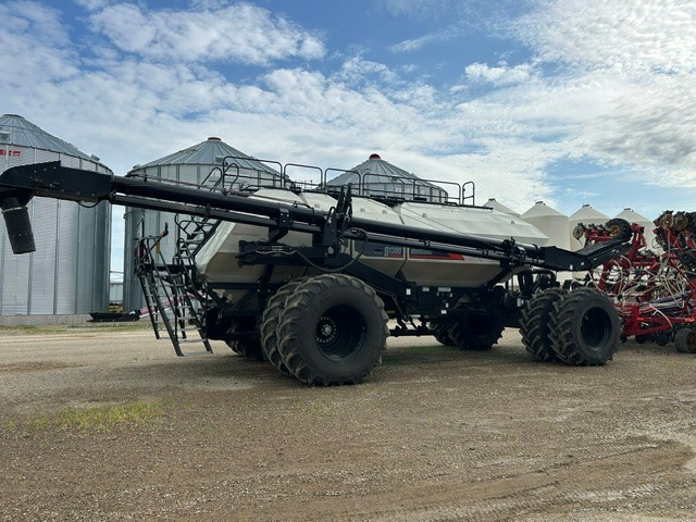 2021 Bourgault 3420-100-12 & 2022 91300 Air Drill