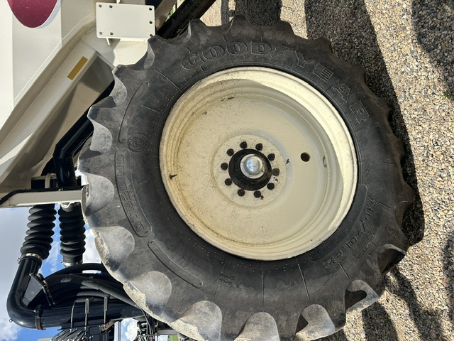 2014 Bourgault 3320-76-12 & 7700 Air Drill