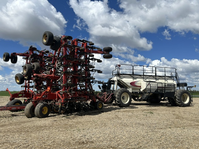 2014 Bourgault 3320-76-12 & 7700 Air Drill