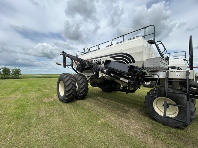 2012 Bourgault 3320-66-10 & 6550ST Air Drill