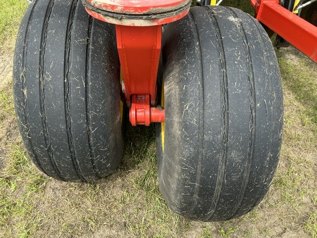 2012 Bourgault 3320-66-10 & 6550ST Air Drill