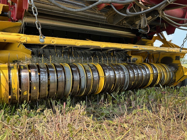 2015 New Holland Rollbelt 560 Baler/Round