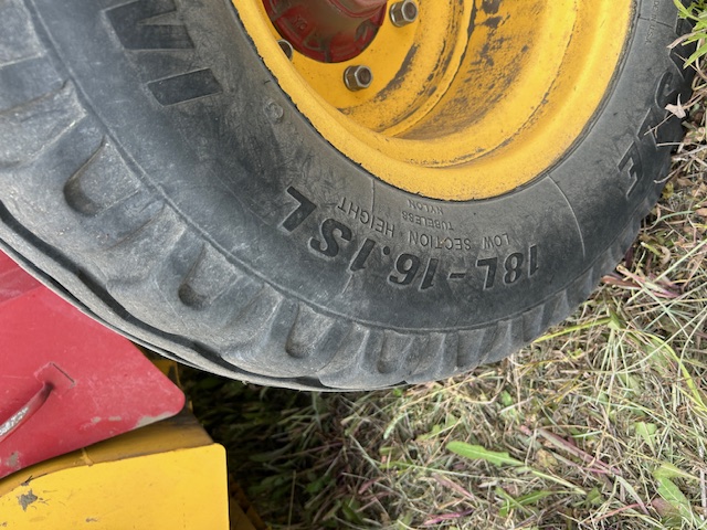 2015 New Holland Rollbelt 560 Baler/Round