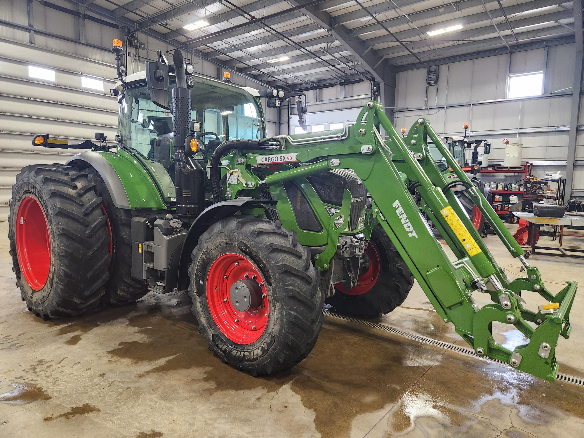 2021 Fendt 724 Gen6 Tractor