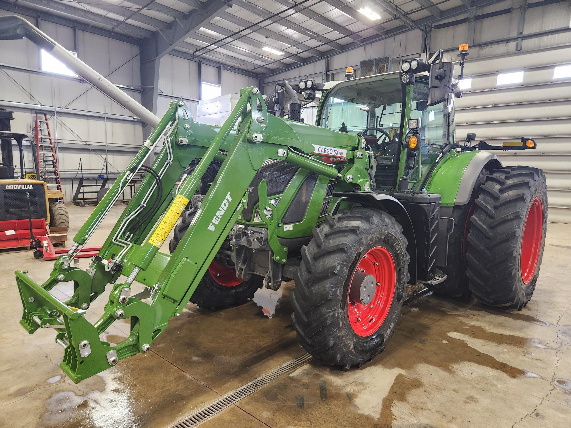 2021 Fendt 724 Gen6 Tractor