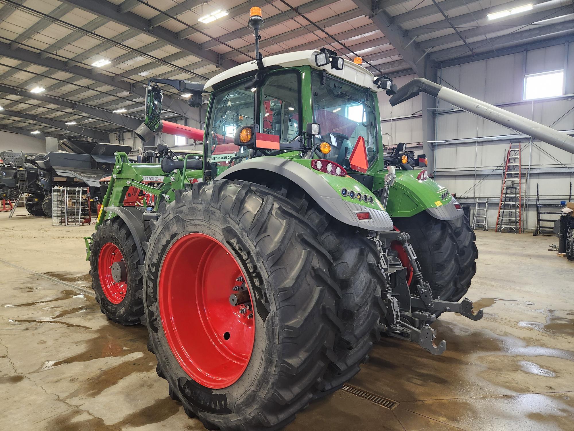 2021 Fendt 724 Gen6 Tractor