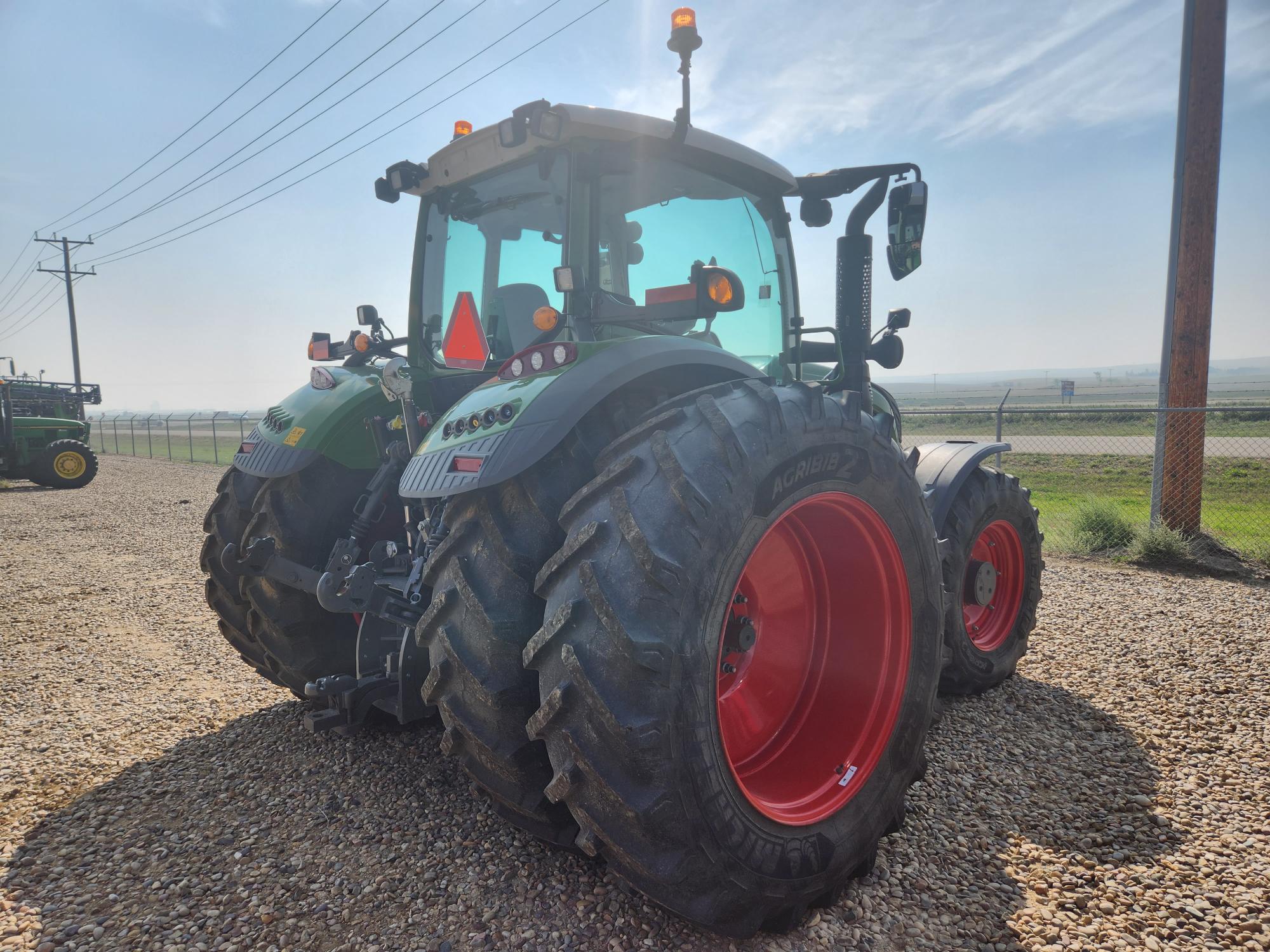 2021 Fendt 724 Gen6 Tractor