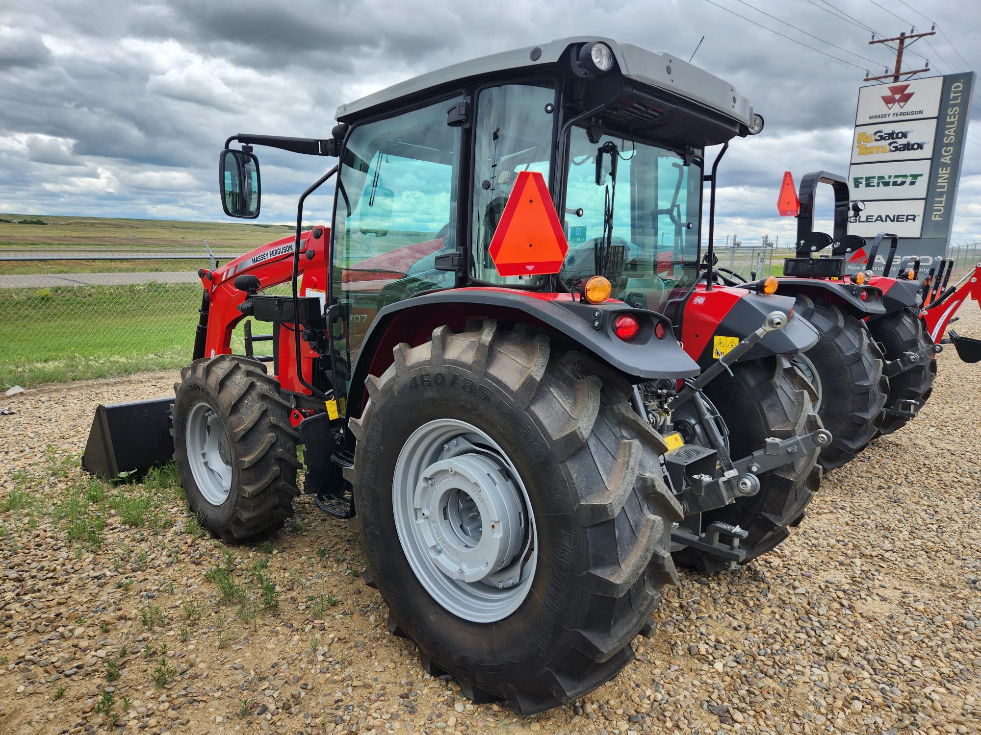 2022 Massey Ferguson 4707 Tractor