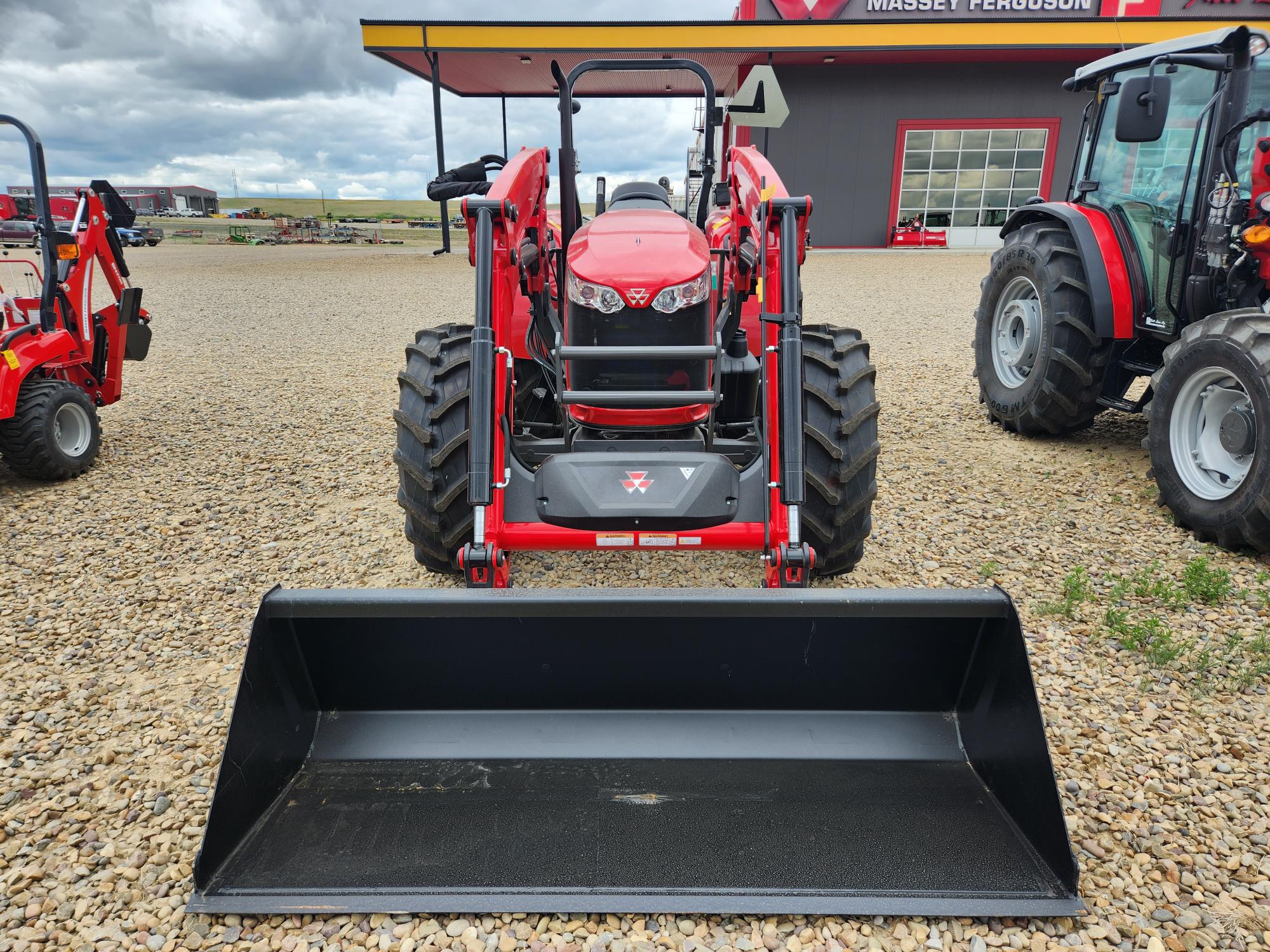 2023 Massey Ferguson 4707 Tractor