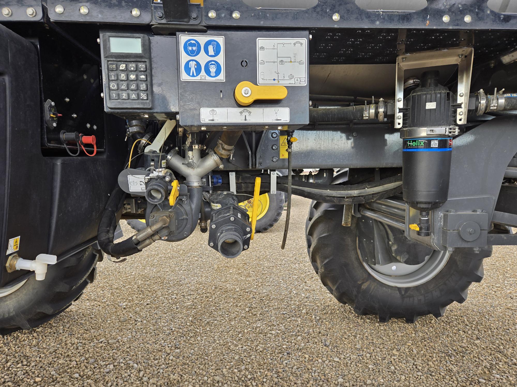 2020 RoGator RG1300C Sprayer/High Clearance