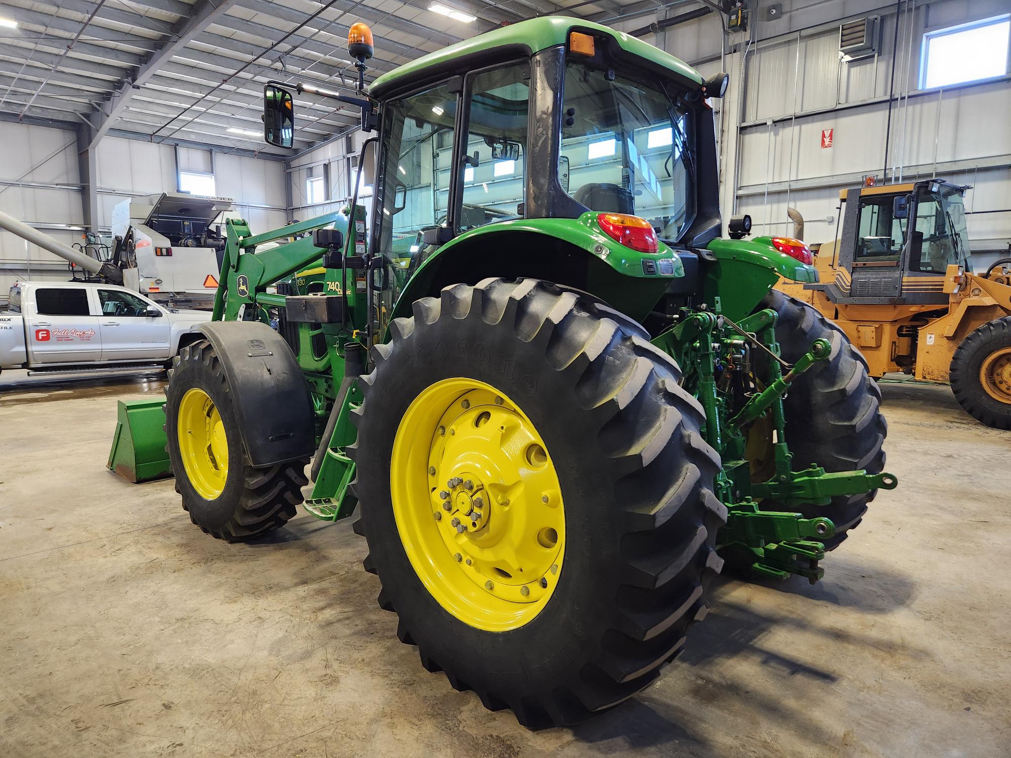 2008 John Deere 7330 Cab Tractor