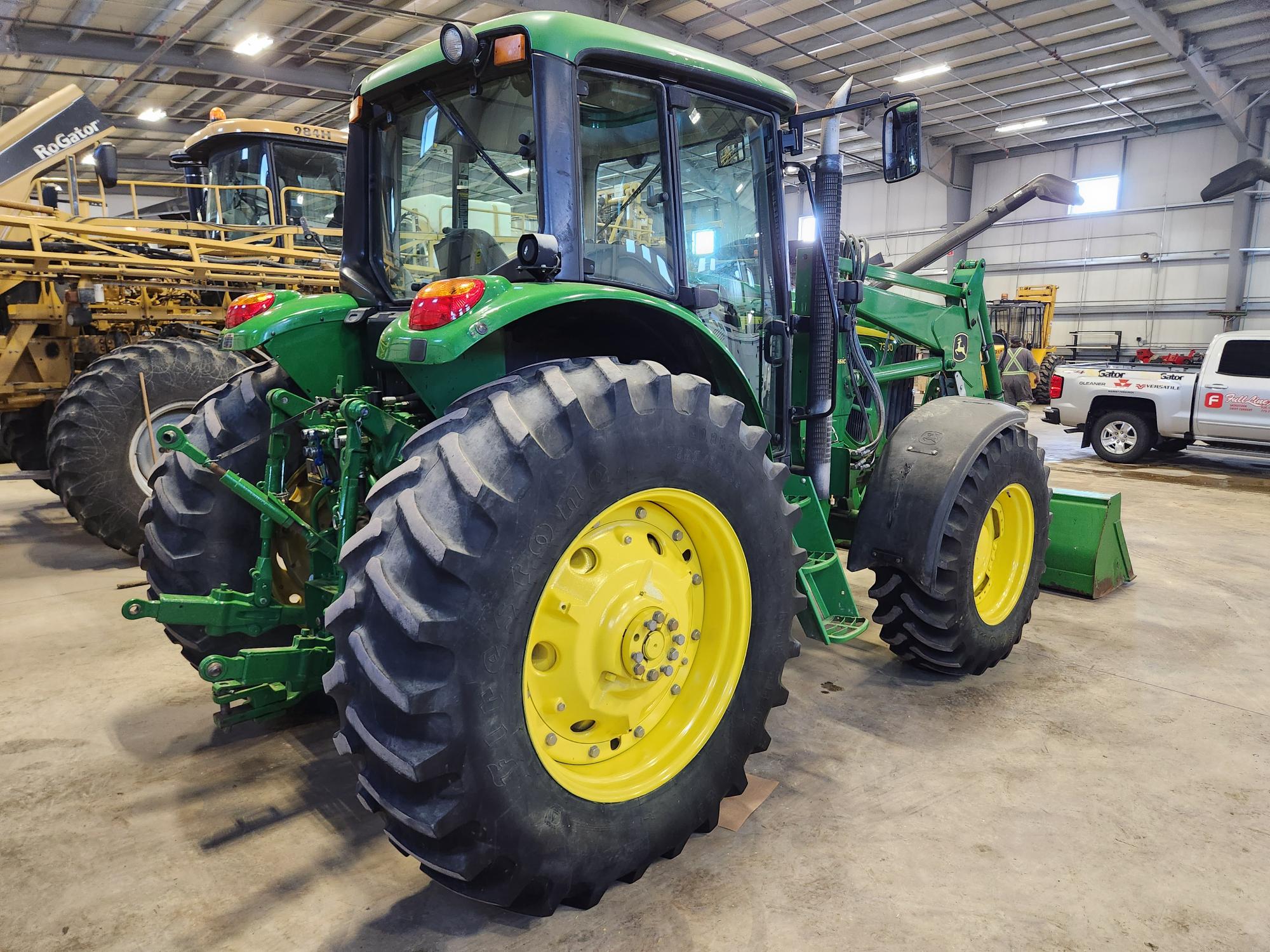 2008 John Deere 7330 Cab Tractor