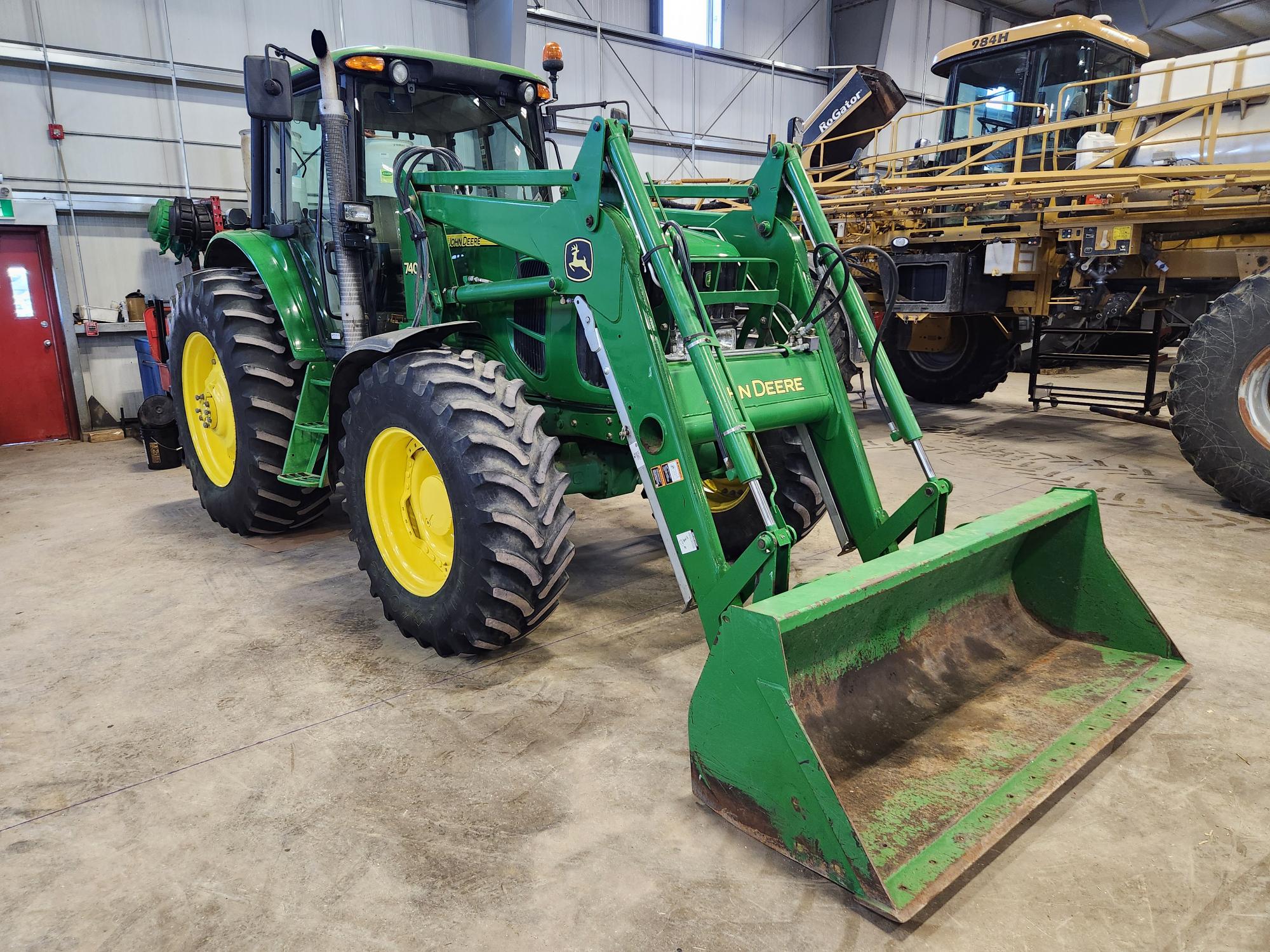 2008 John Deere 7330 Cab Tractor