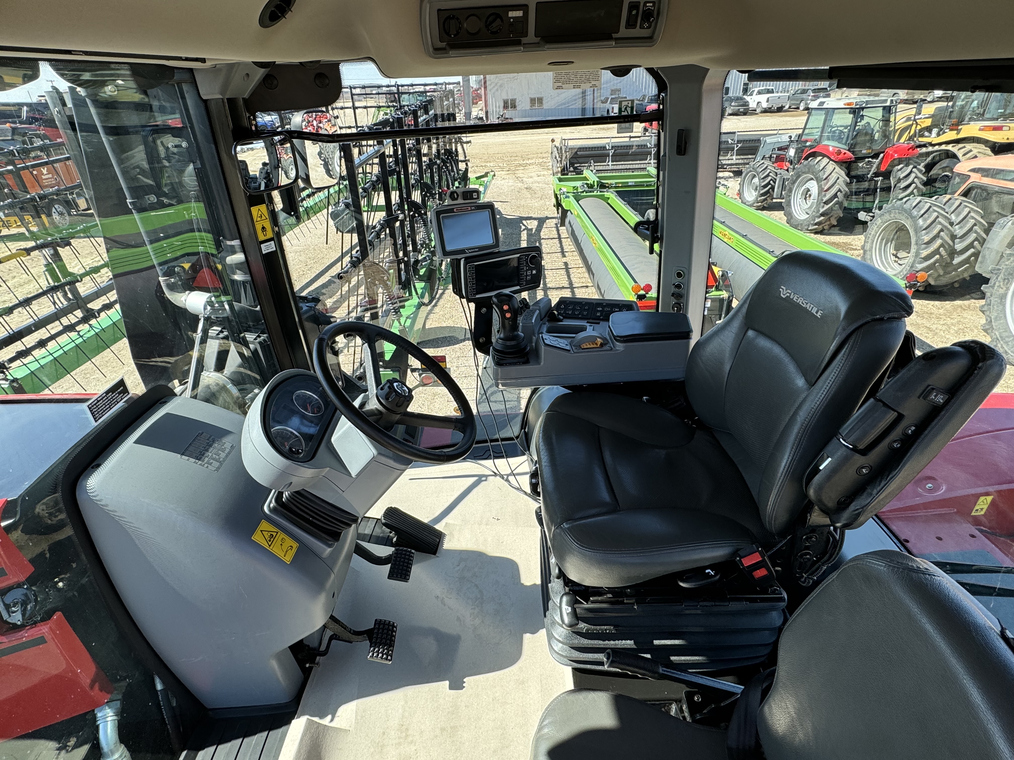 2017 Versatile 550DT Tractor 4WD