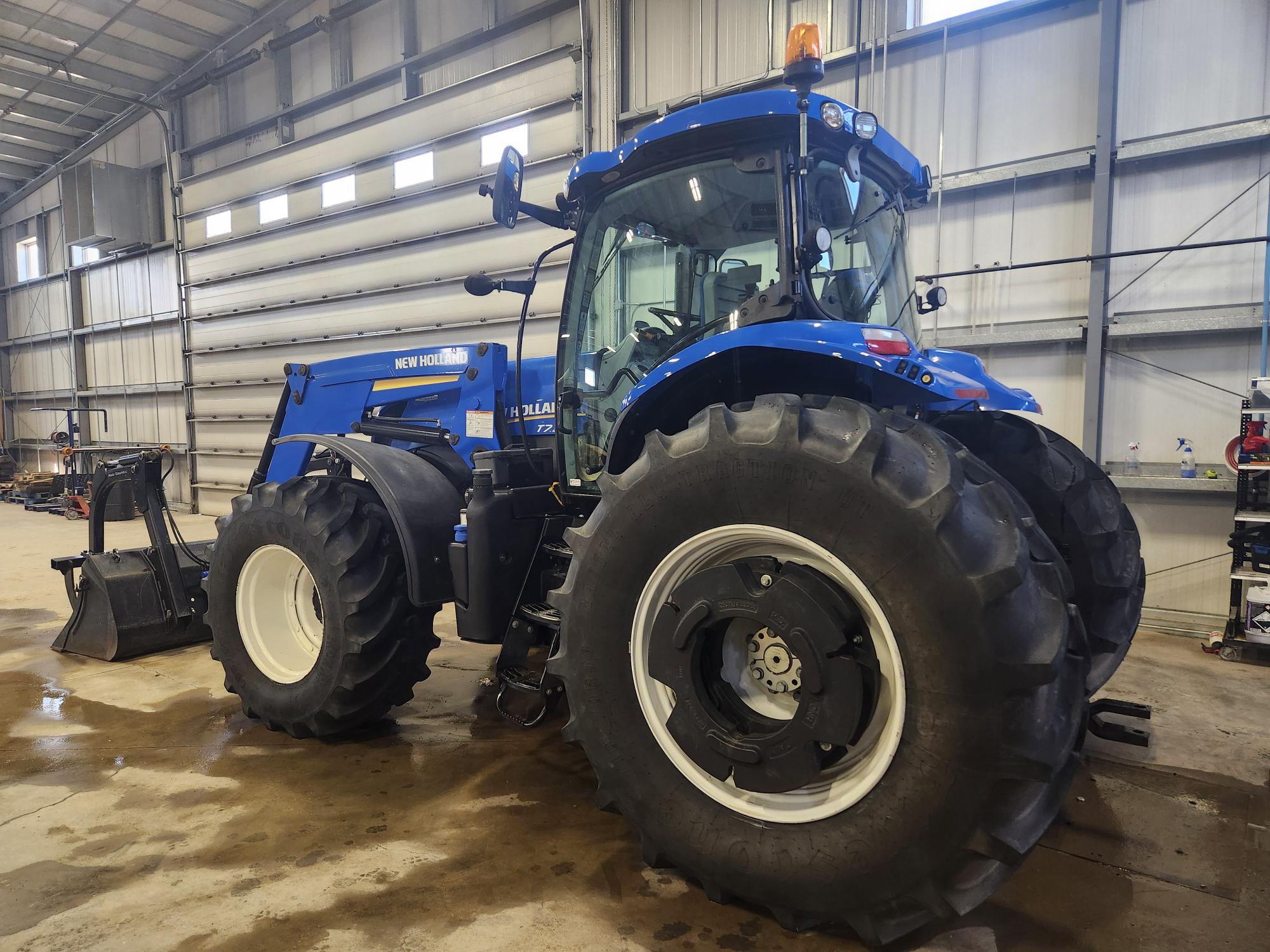 2014 New Holland T7.250 Tractor