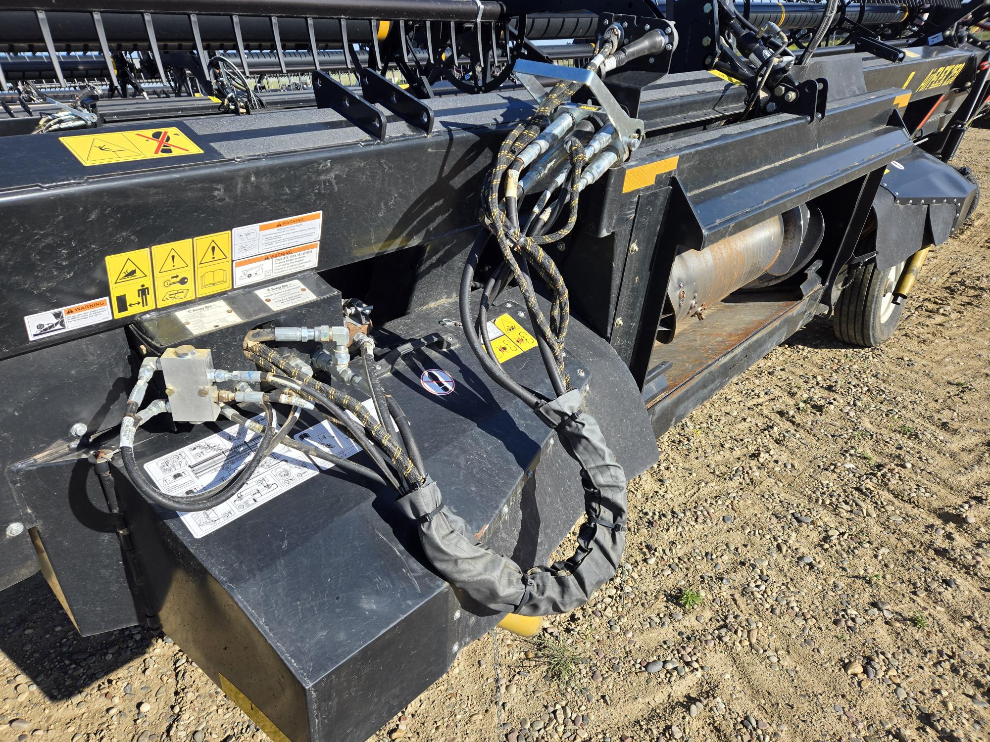 2019 Honey Bee 250 AirFlex Header Combine