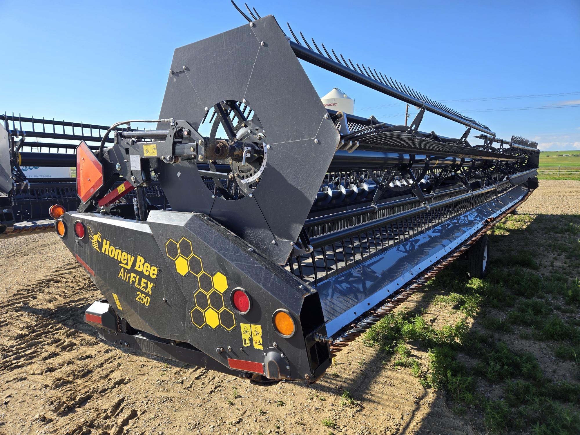 2019 Honey Bee 250 AirFlex Header Combine