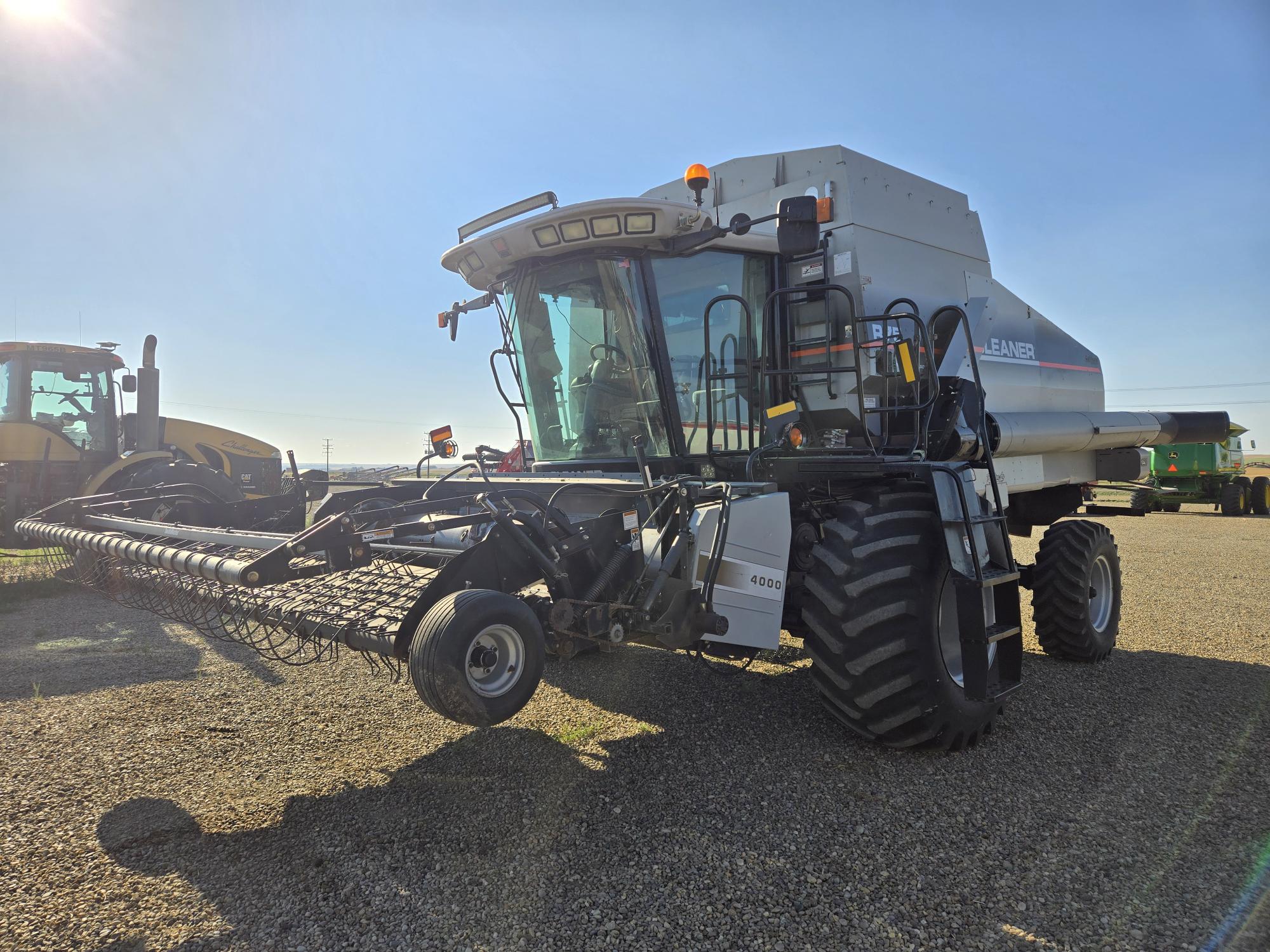 2004 AGCO Gleaner R75 Combine