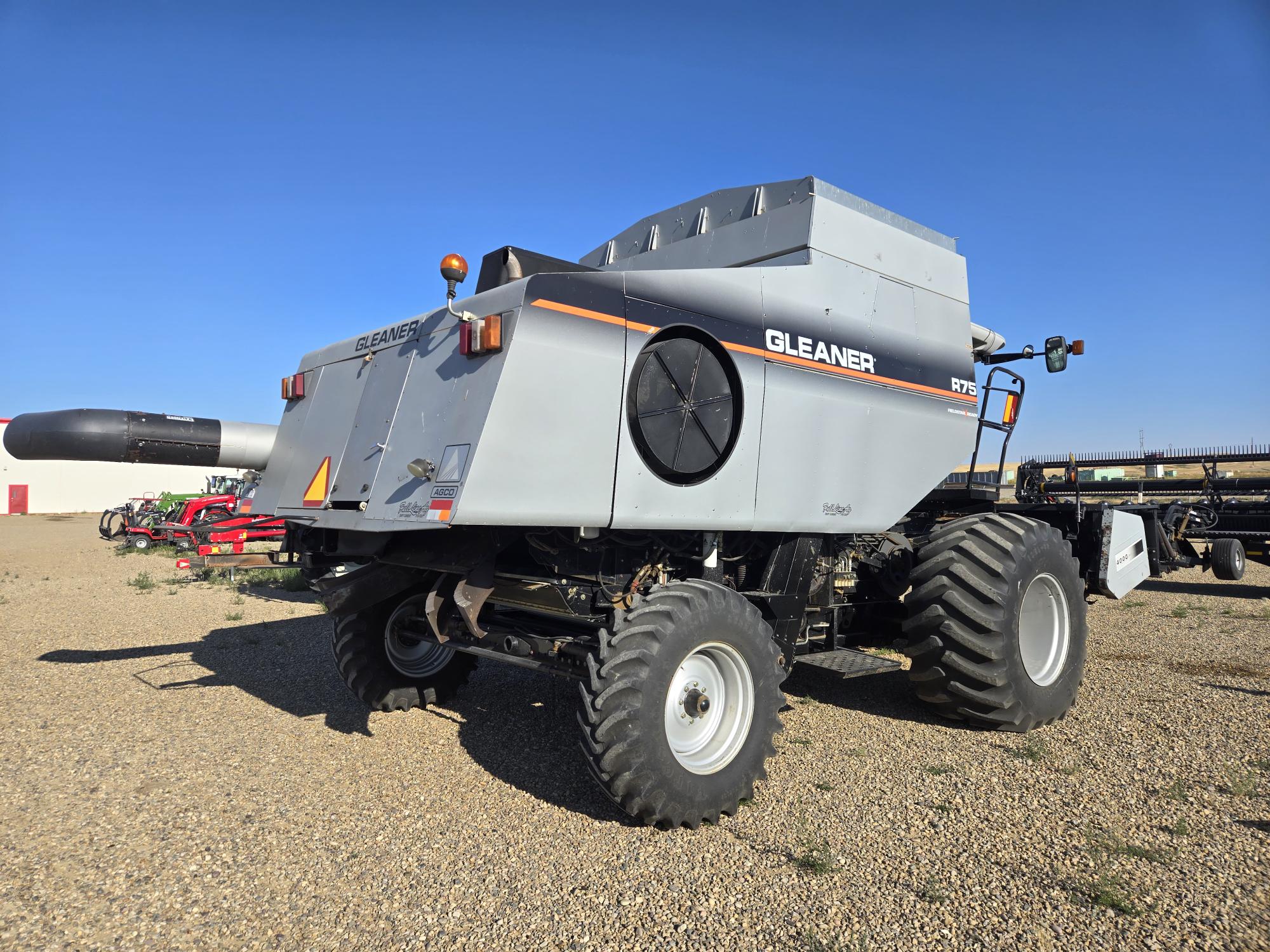 2004 AGCO Gleaner R75 Combine