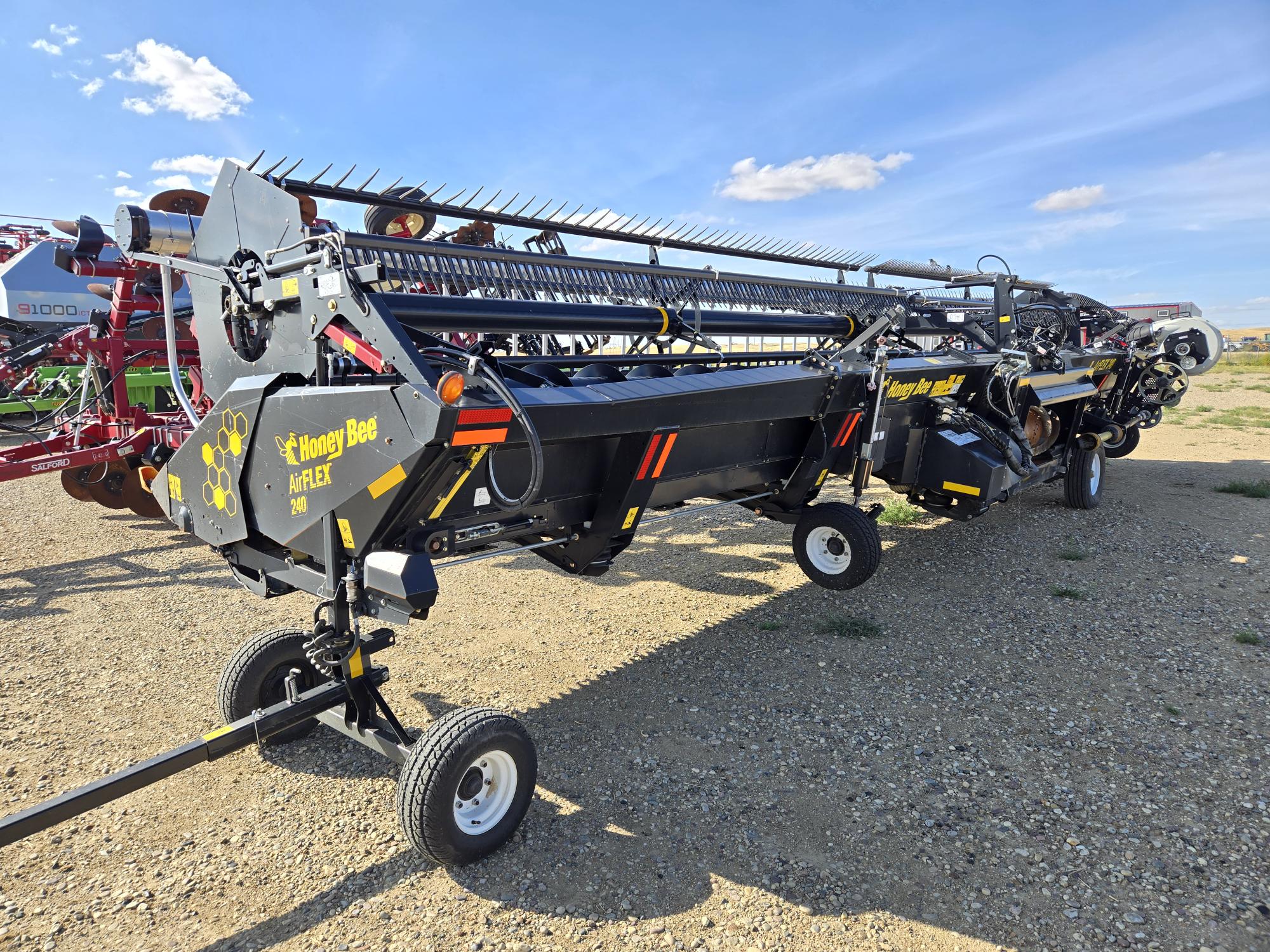 2021 Honey Bee 240 AirFlex Header Combine