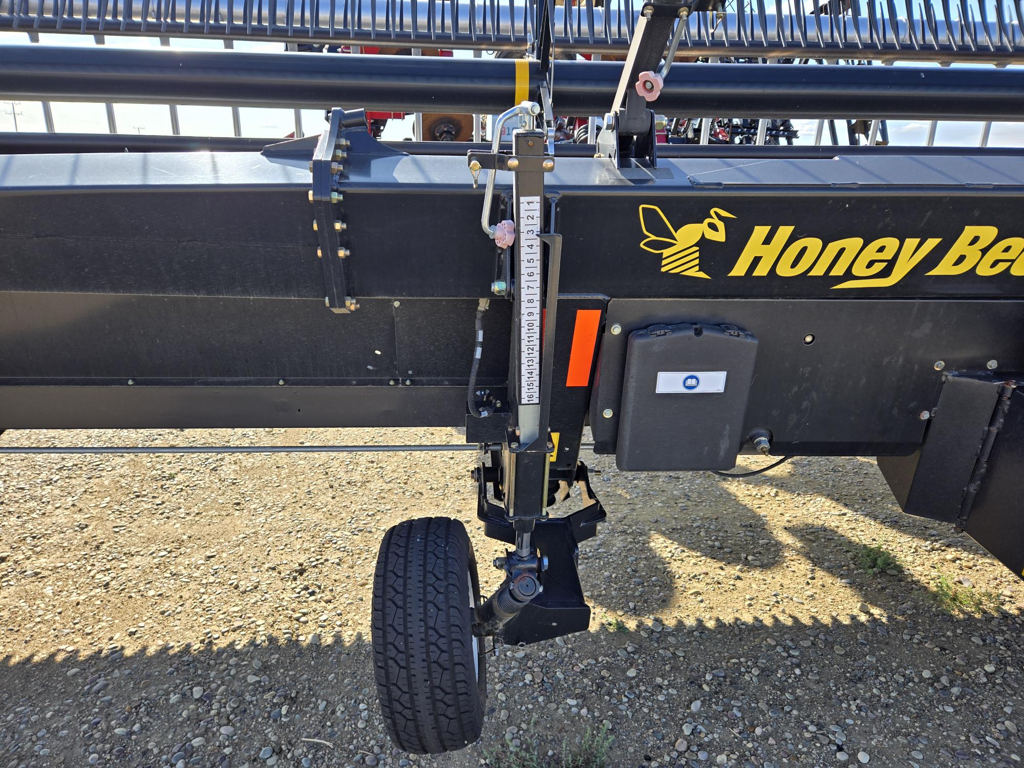 2021 Honey Bee 240 AirFlex Header Combine