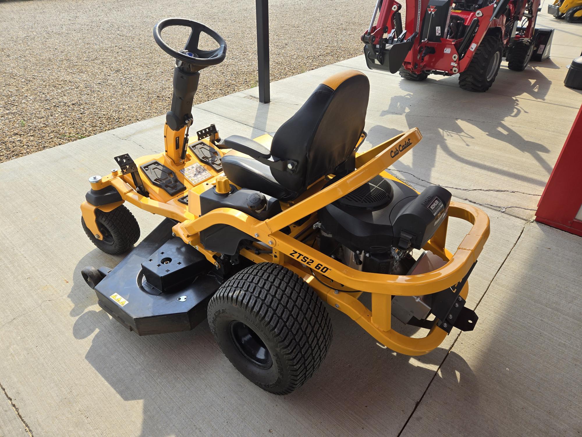 2022 Cub Cadet ZTS2 60 Mower/Zero Turn