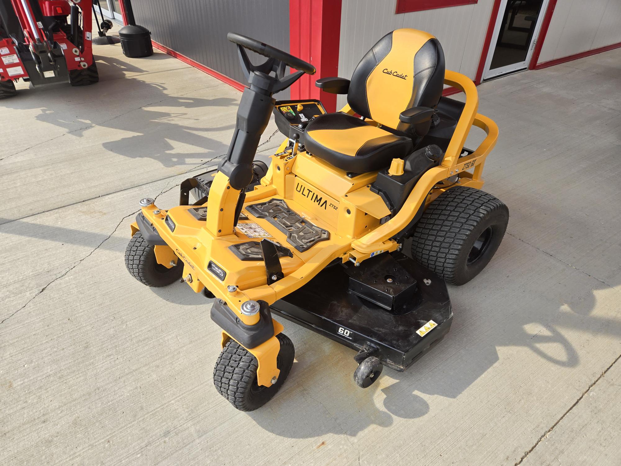 2022 Cub Cadet ZTS2 60 Mower/Zero Turn