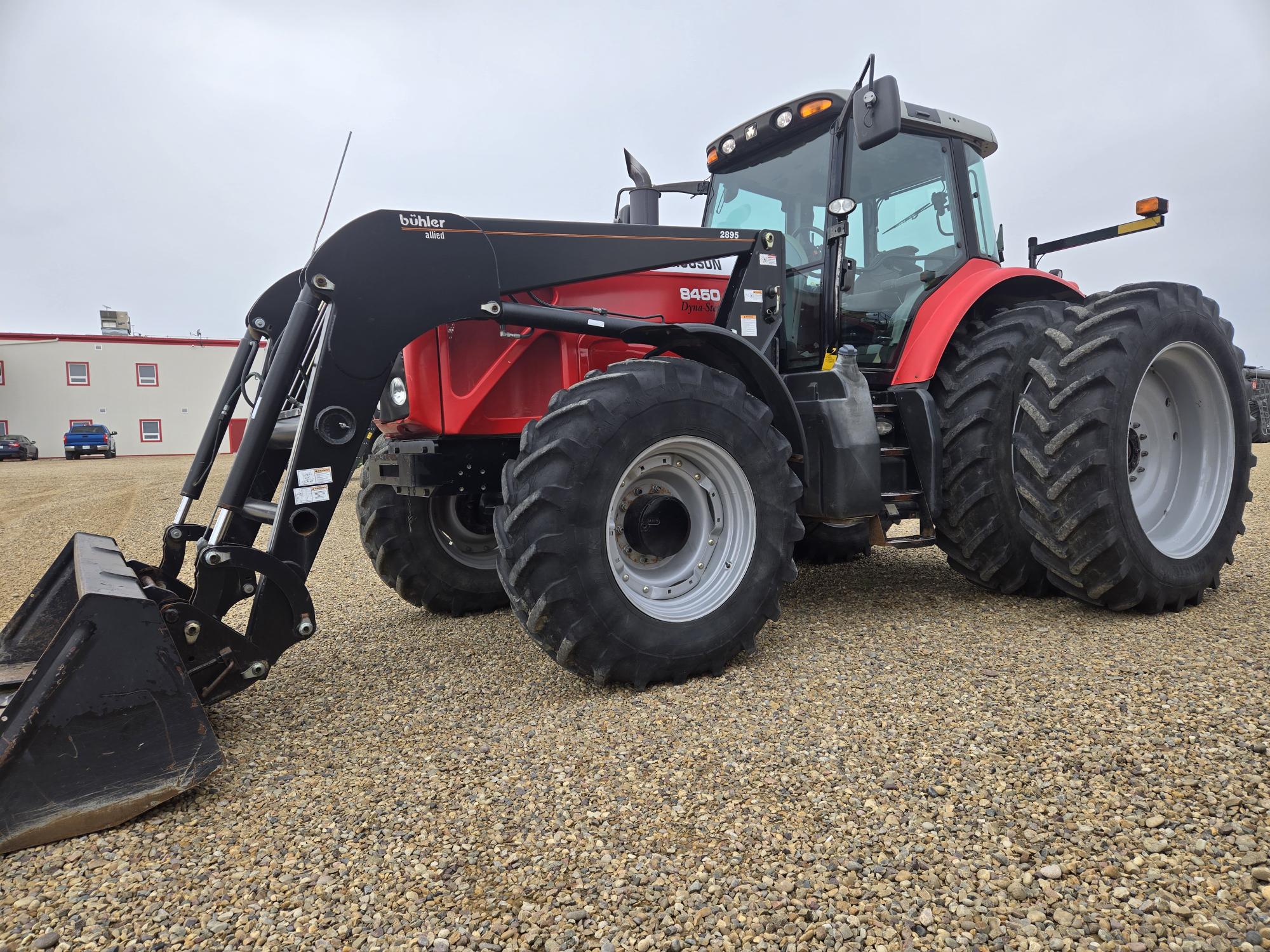 2005 Massey Ferguson 8450 Tractor